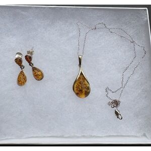 Baltic Amber 925 Silver Teardrop 16 Inch Necklace And Dangle Earring set Vintage